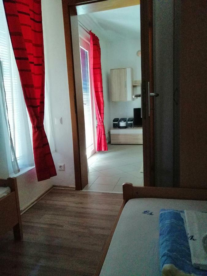 Vila Filipasic Lägenhet Vir Exteriör bild